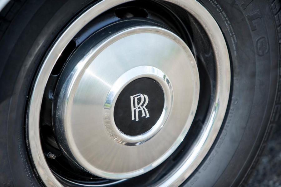 Колеса Rolls-Royce Silver Shadow Cabriolet 1970 года  (фото 7 из 15)